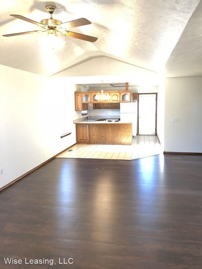 Building Photo - 3 br, 2 bath House - 1097 W Green Pine