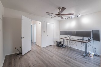 Building Photo - 1702 Good Day Dr