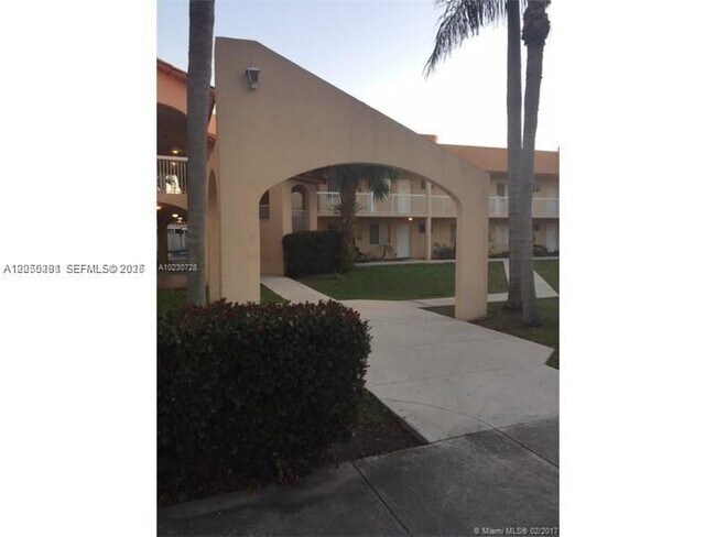 Foto del edificio - 2390 W 74th St