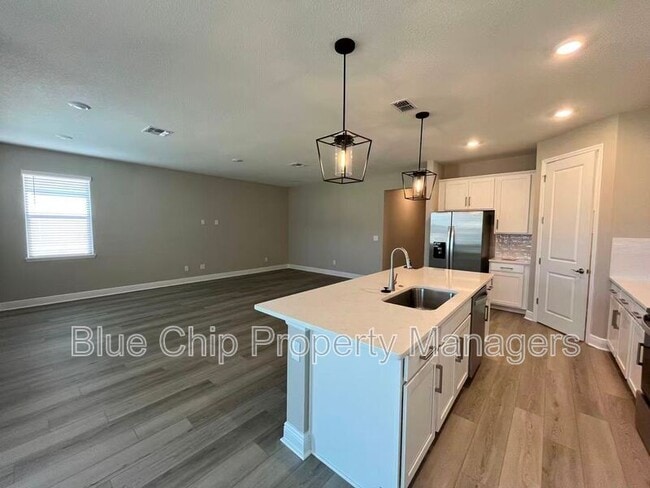 Building Photo - 1224 Pampus Dr