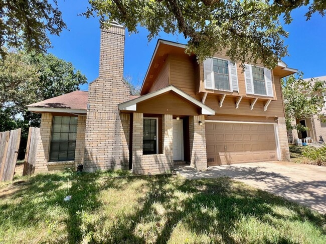 Building Photo - Spacious 3-Bed 2.5-Bath on Northeast Side ...