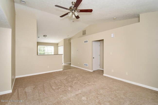 Foto del edificio - 6631 Hunters Creek Blvd