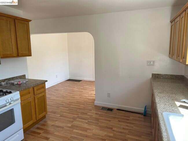 Foto del edificio - 2949 Concord Blvd
