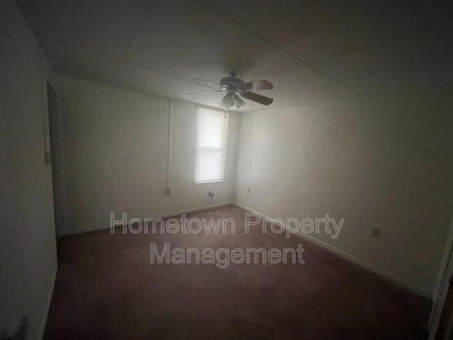 Building Photo - 919 Hay St