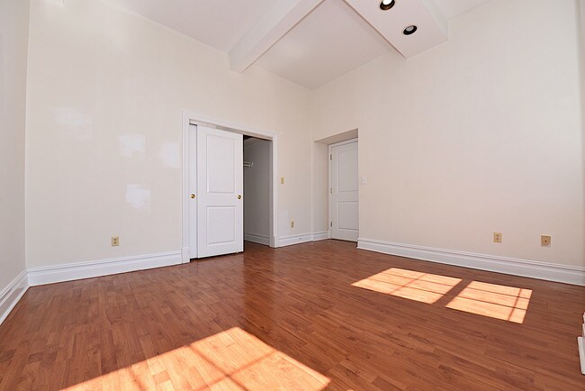 Building Photo - 4502 Ditmars Blvd