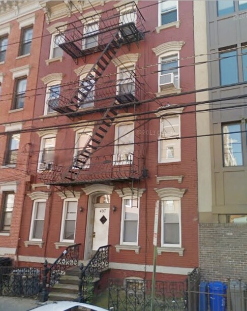 Building Photo - 407 4th St