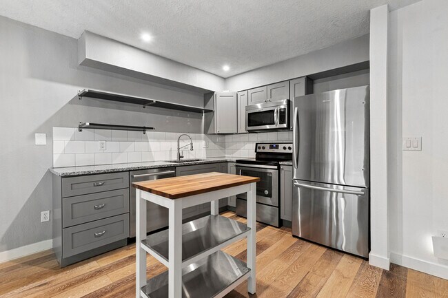 Foto del edificio - 3867 SW Canby St - 1