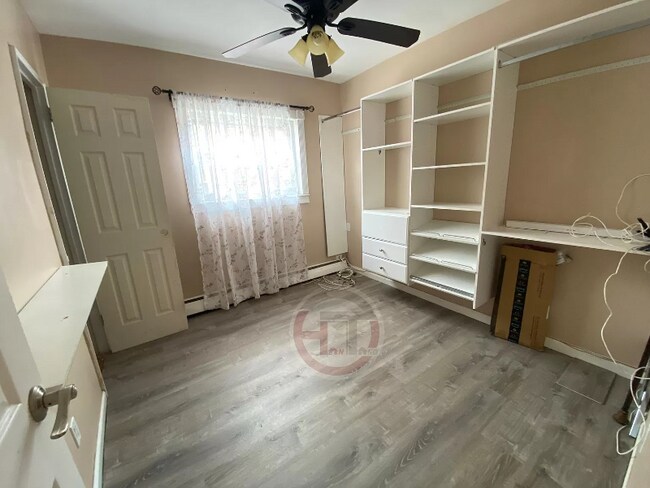 Foto del edificio - 3213 Randolph Pl