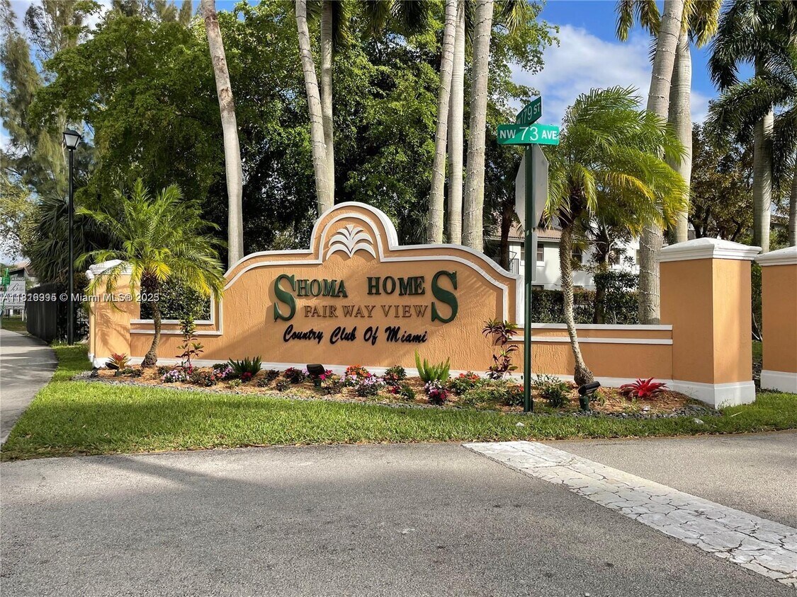 Foto principal - 7040 NW 177th St