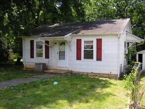Building Photo - 1631 Sharon Dr