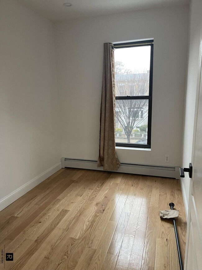 129 Grafton St Unit 2, Brooklyn, NY 11212 Room for Rent in Brooklyn