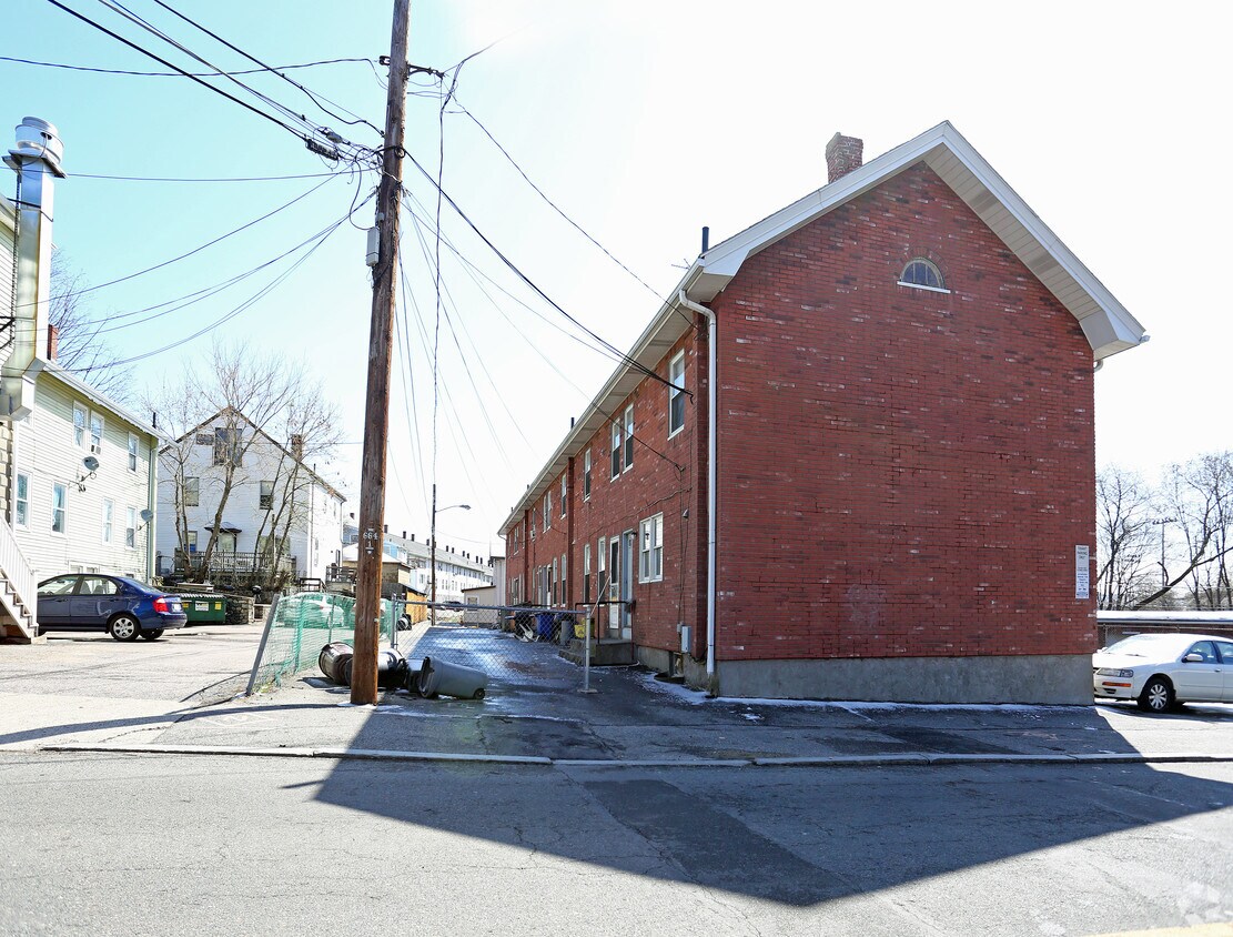 16 River Ave, Waltham, MA 02453 Apartments in Waltham, MA