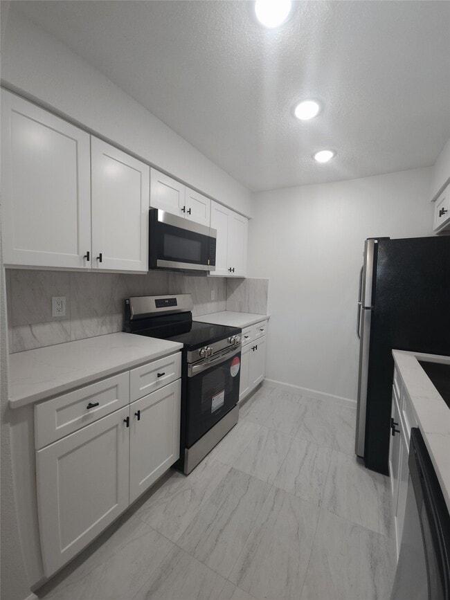 Building Photo - 12040 Mighty Oak Dr