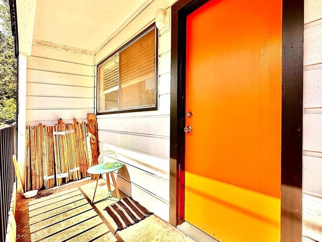 Foto del edificio - 2808 Whitis Ave