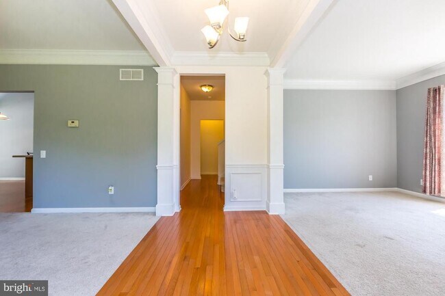 Foto del edificio - 684 Churchill Rd