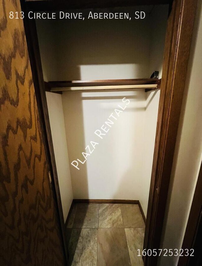 Foto del edificio - 505 S Washington St