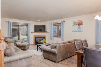 Building Photo - 1697 Gateway Pl