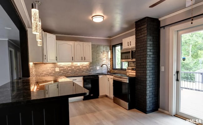 Building Photo - 26 Sandcreek Dr