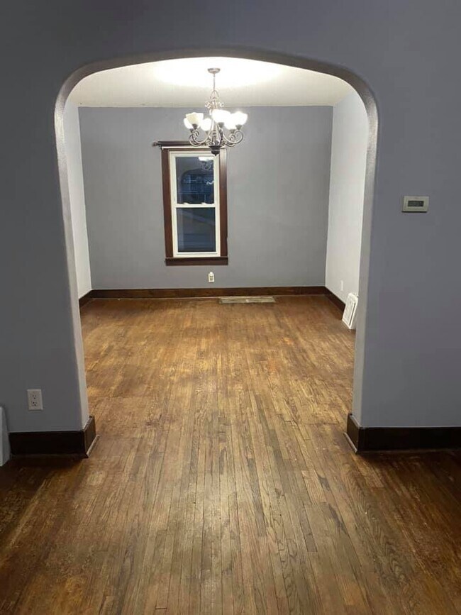 Foto del edificio - 1118 W 8th St
