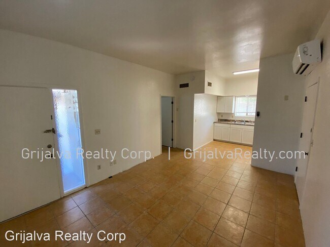 Building Photo - 1 br, 1 bath House - 4170 E La Cienega Dr ...