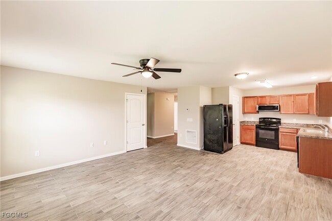 Building Photo - 616 NE 24th Terrace