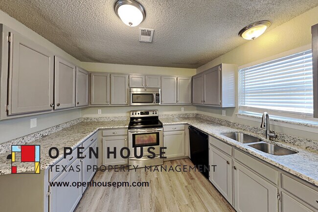 Foto del edificio - 510 S Waxahachie St, Mansfield