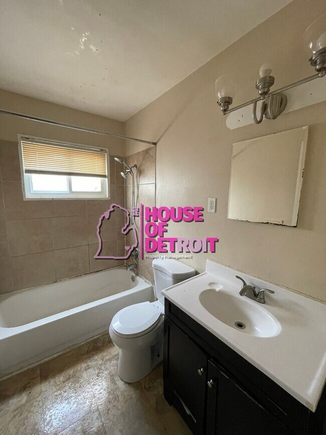 Foto del edificio - 3 BEDROOM | 1 BATH | FREE PRE SCREEN