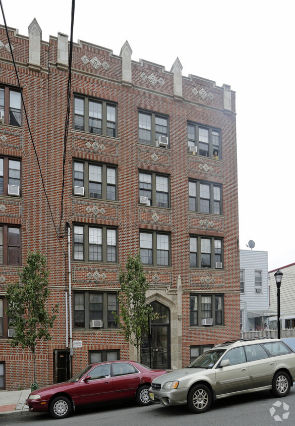 Building Photo - 411 15th St