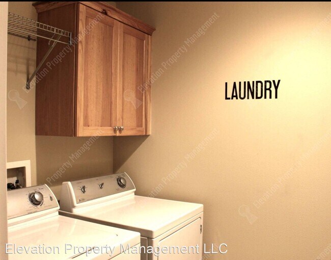 Building Photo - 3 br, 2.5 bath House - 20279 Schaeffer Dr