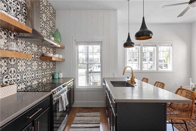 Foto del edificio - 538 Winton Terrace NE