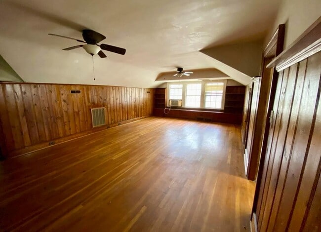 Foto del edificio - 407 Lewis St