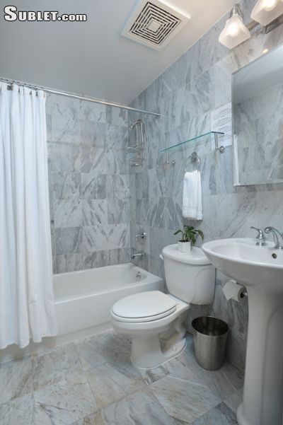 Building Photo - 225 W 58th St