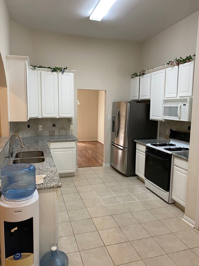 Foto del edificio - 16534 Wheatfield Dr