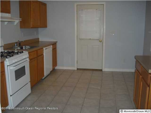 Building Photo - 5 Willow St