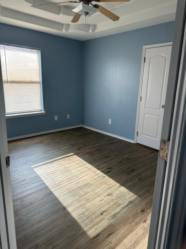 Building Photo - 1503 Kiwi Ave