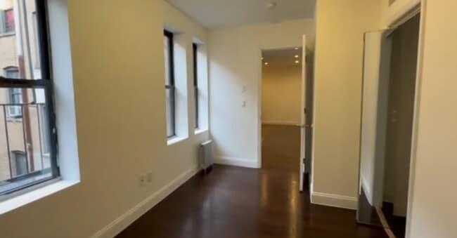 Building Photo - W. W 124th St