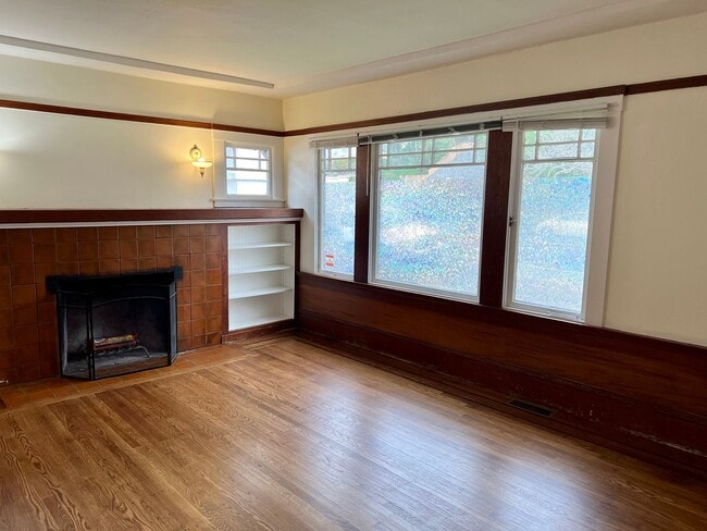 Building Photo - Charming 1910's Piedmont Home