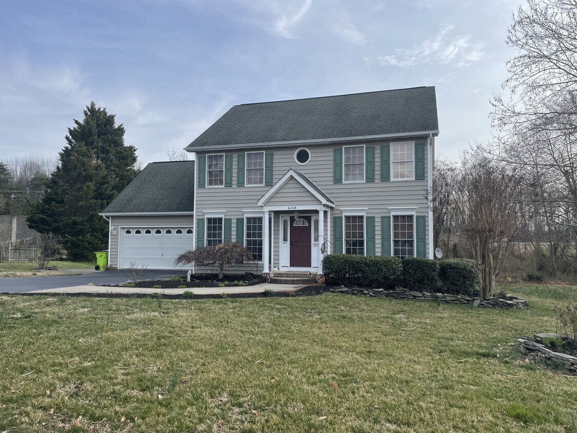 Building Photo - 6108 Willow Pond Dr