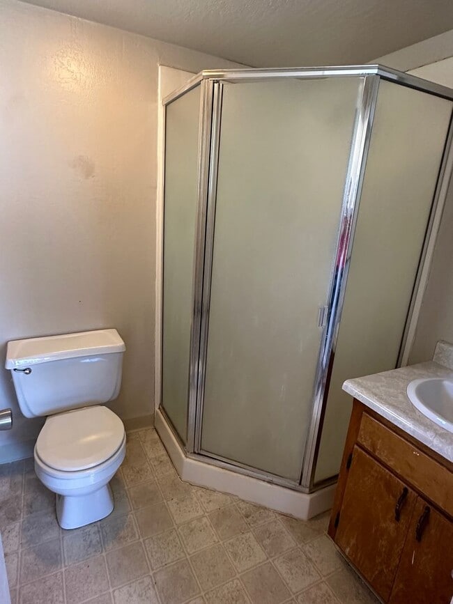 Building Photo - 1 Bedroom 1 Bath House!