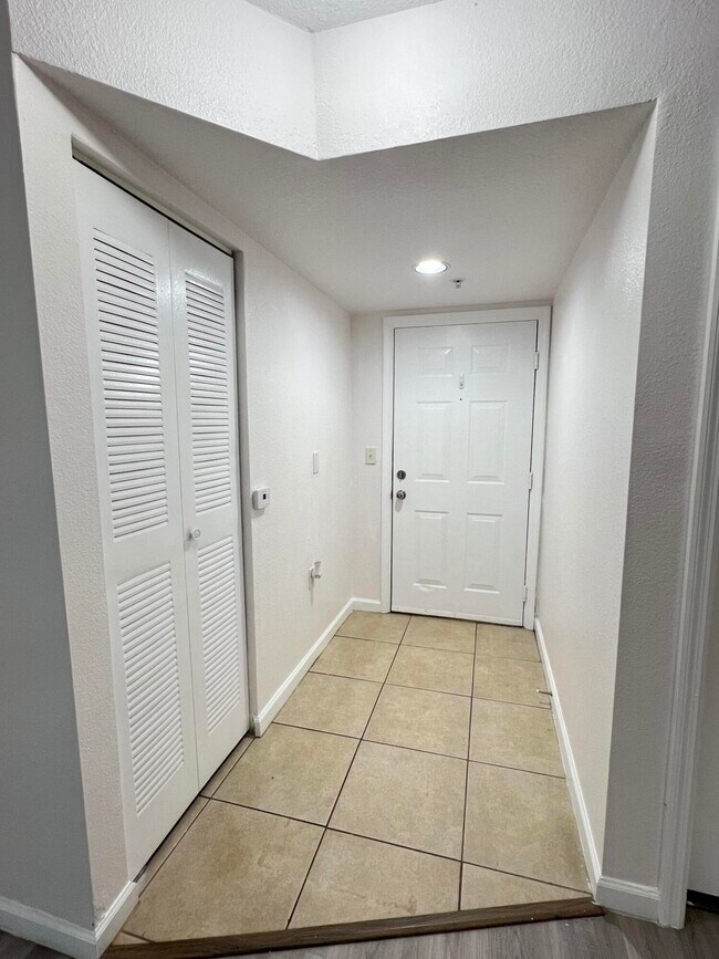 Foto del edificio - 301 SW Palm Dr