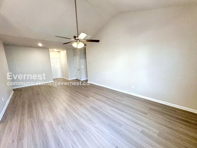 Building Photo - 112 Culver St