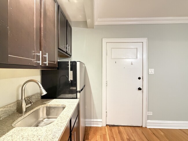 Foto del edificio - 4707 N Hermitage Ave