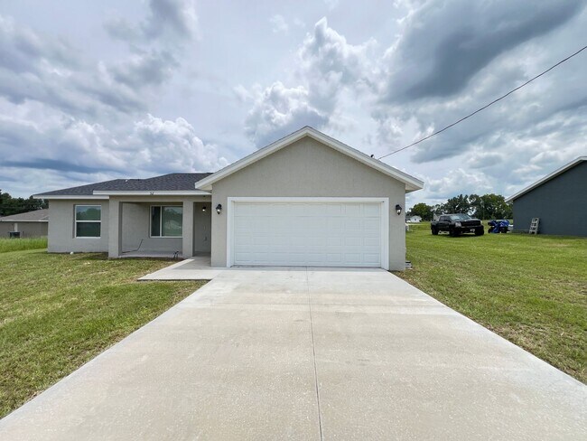 Building Photo - 52 Maple Dr