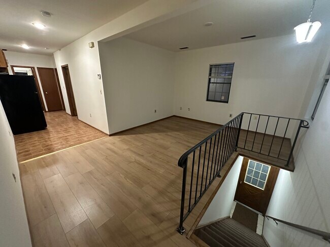 Foto del edificio - 1747 E 2nd St