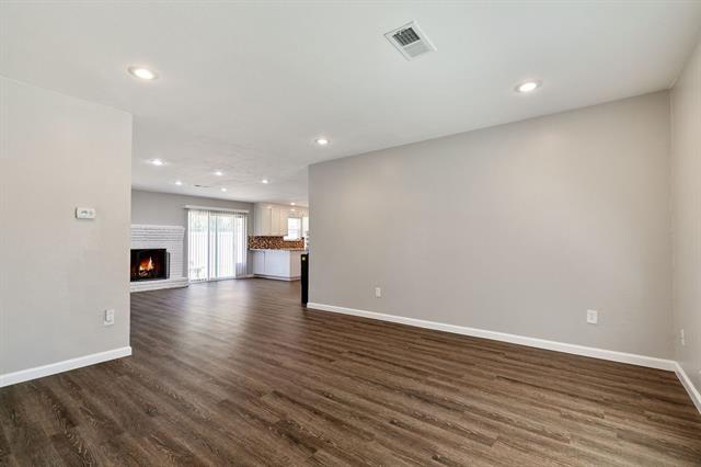 Building Photo - 2891 Meadow Port Dr