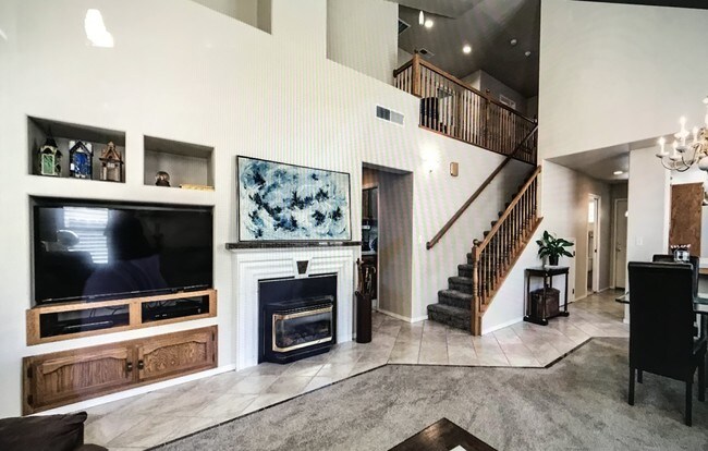 Foto del edificio - 6447 N Leslie Ln