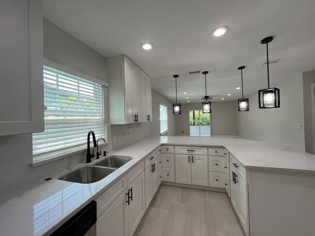 Foto del edificio - 2 br, 1 bath House - 1304 Candlewyck Dr