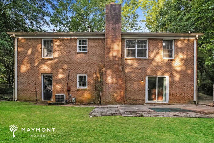 Building Photo - 4 Bedroom in Charlotte	NC