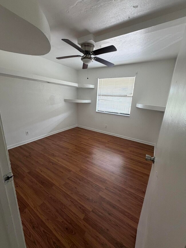Foto del edificio - 8773 Shadow Wood Blvd