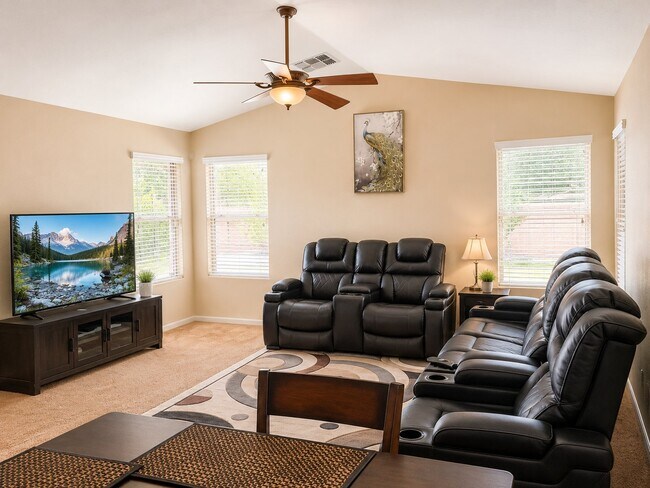 Foto del edificio - 5644 N Rattler Way